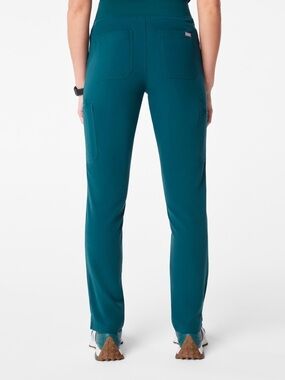High waisted Yola skinny scrub pants #figs